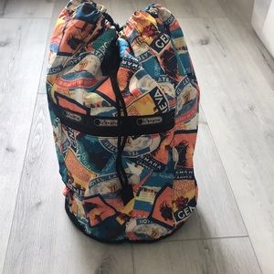 💕 LeSportsac Cross Body Bag 18x11 in